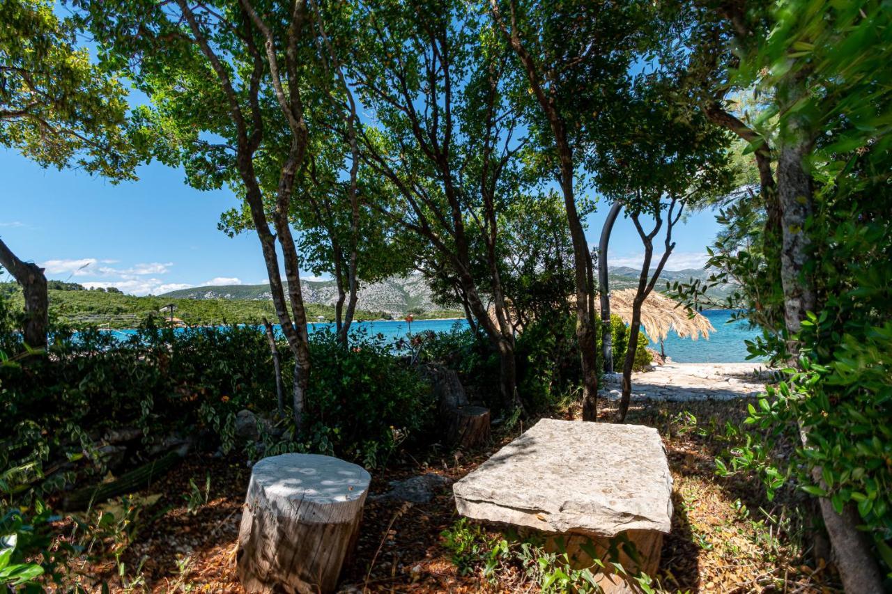 Apartments Mak Račišće Eksteriør bilde