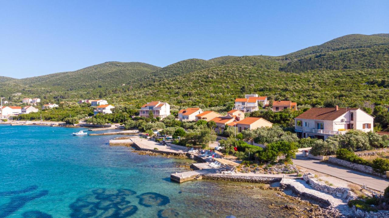 Apartments Mak Račišće Eksteriør bilde