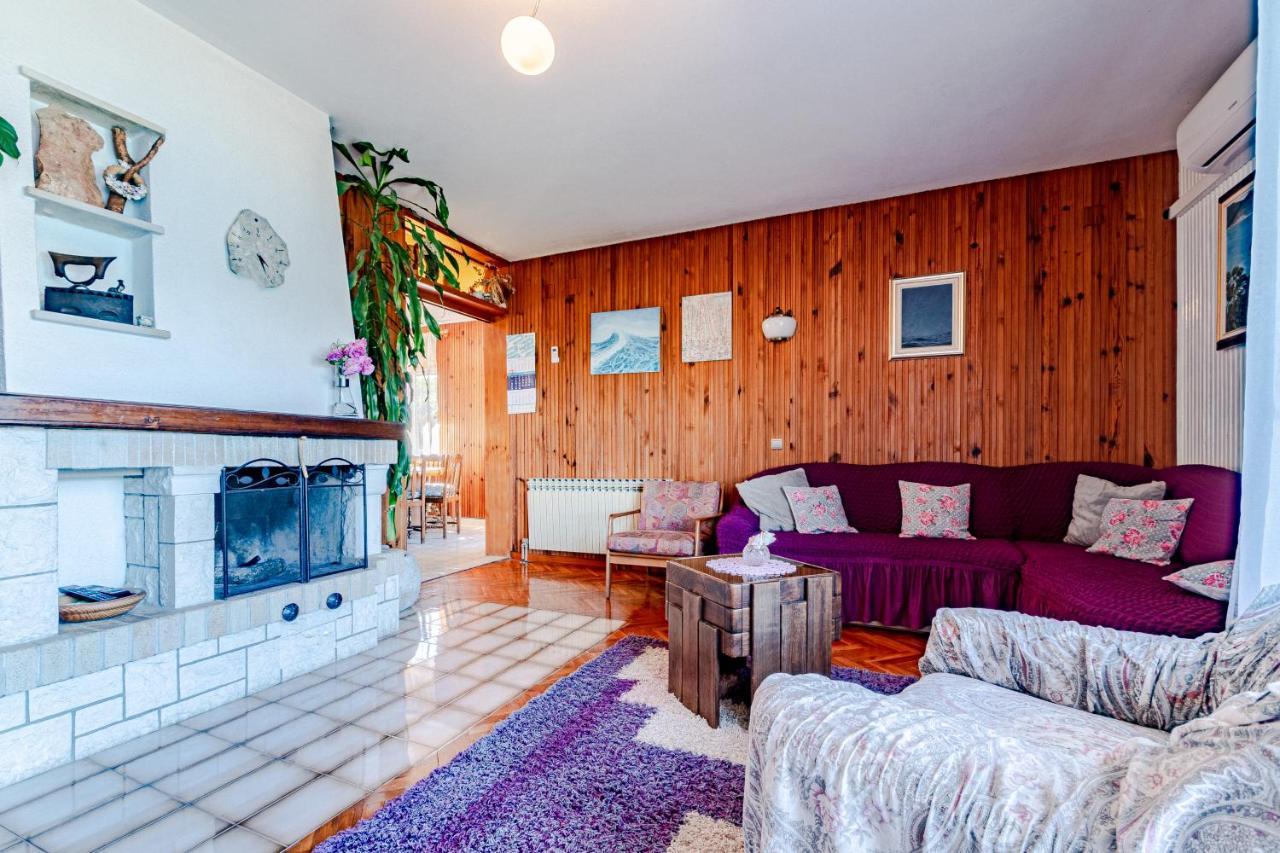 Apartments Mak Račišće Eksteriør bilde