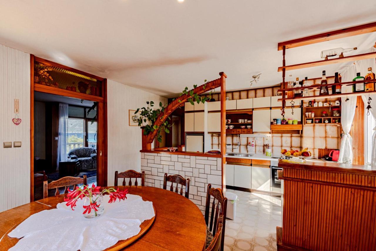 Apartments Mak Račišće Eksteriør bilde