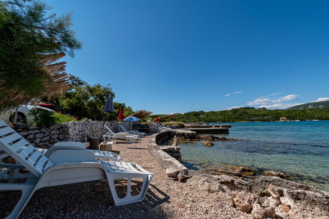 Apartments Mak Račišće Eksteriør bilde