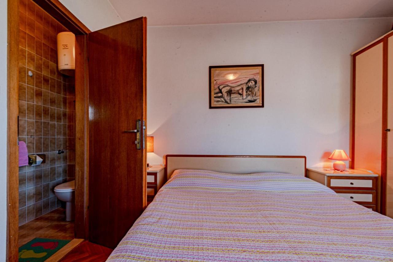 Apartments Mak Račišće Eksteriør bilde