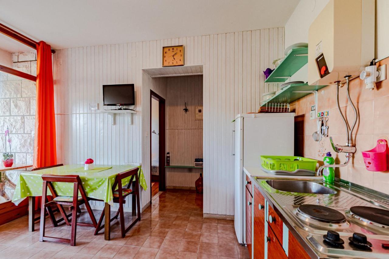 Apartments Mak Račišće Eksteriør bilde