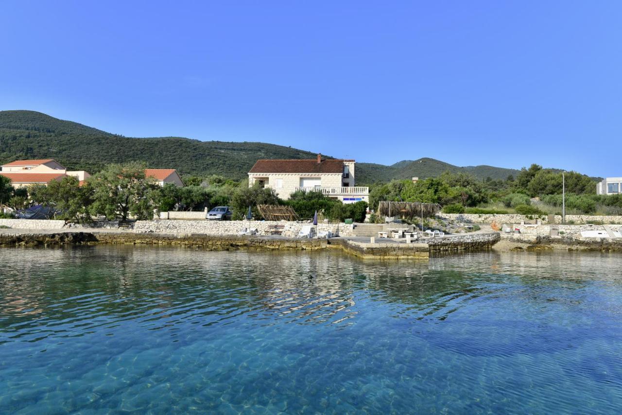 Apartments Mak Račišće Eksteriør bilde
