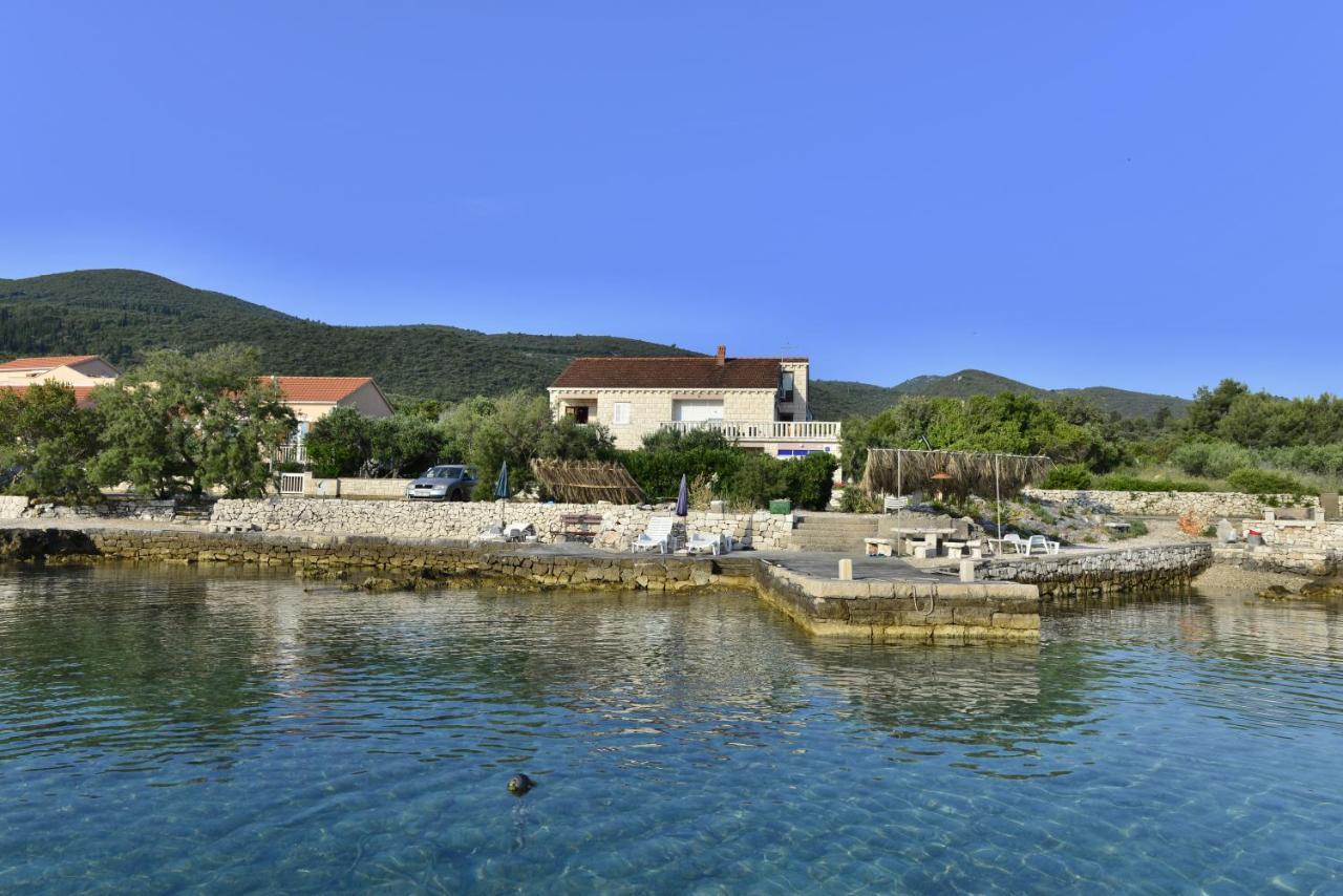 Apartments Mak Račišće Eksteriør bilde