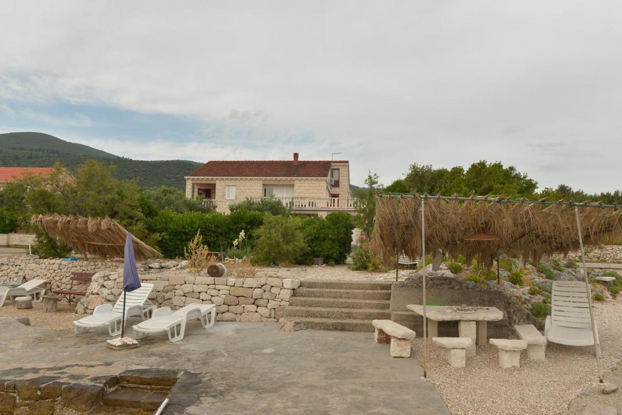 Apartments Mak Račišće Eksteriør bilde